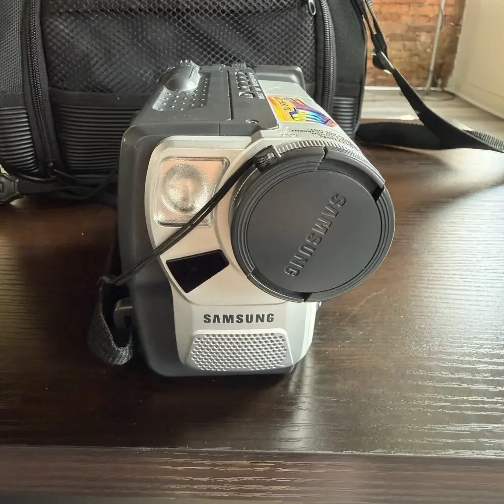 Samsung SCL906 Hi8 8mm Camcorder Video Transfer Tested Battery & Tape BUNDLED